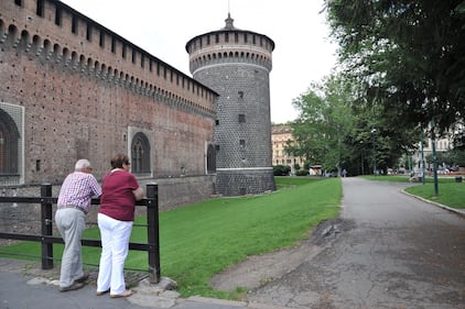Crollano frammenti della torre: paura al Castello Sforzesco 18