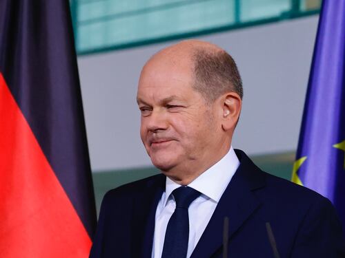 Il semaforo lampeggia: caos Spd, Verdi, Liberali. E Scholz adesso traballa
