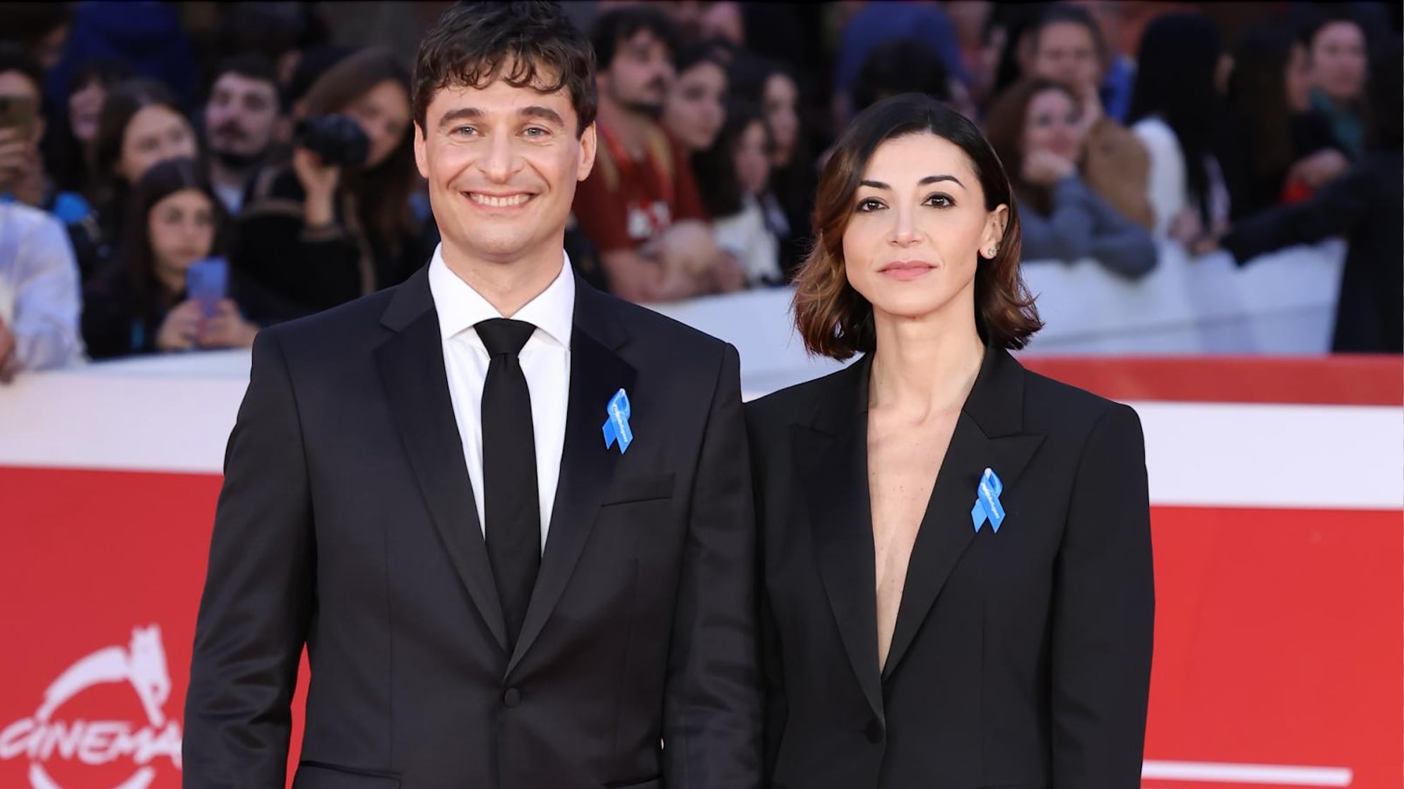 Lino Guanciale tra Ricciardi e l’amore discreto con la moglie Antonella Liuzzi