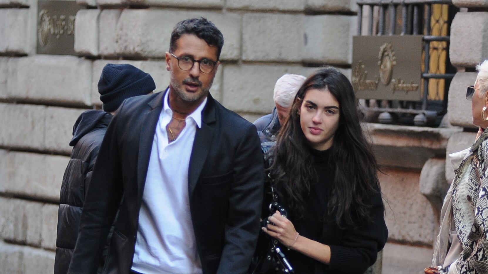 Fabrizio Corona padre per la seconda volta. Sara Barbieri è incinta: "Sogno una bimba"