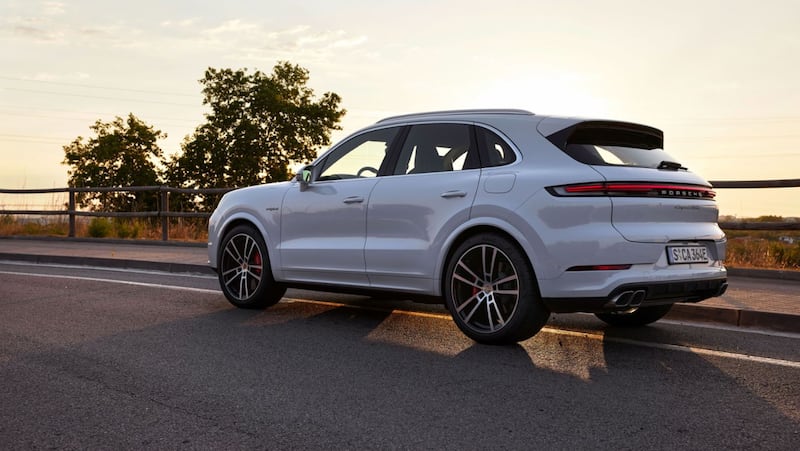 Porsche Cayenne Turbo E-Hybrid, guarda la gallery 7