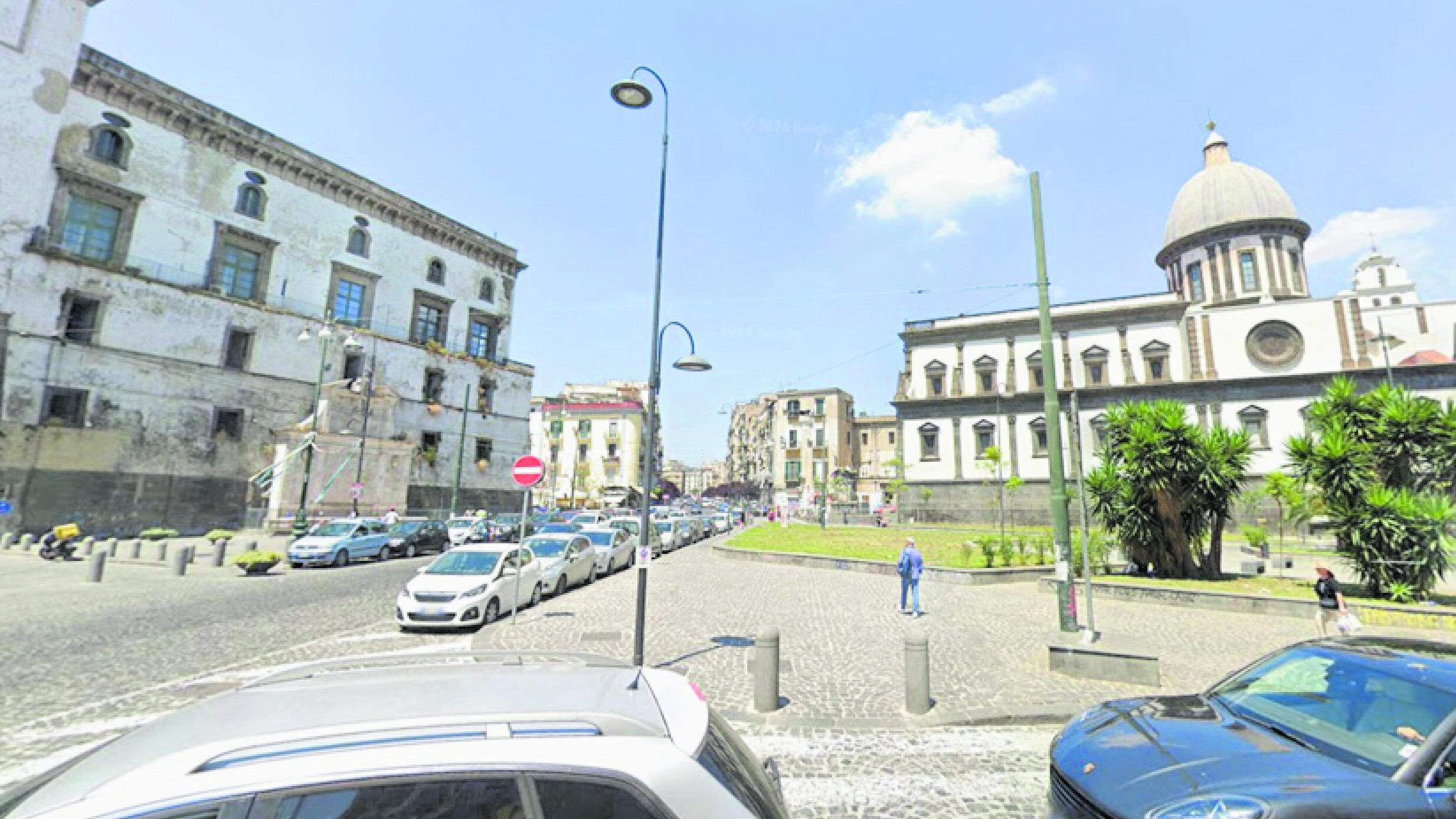 Stuprata in strada, una turista la salva