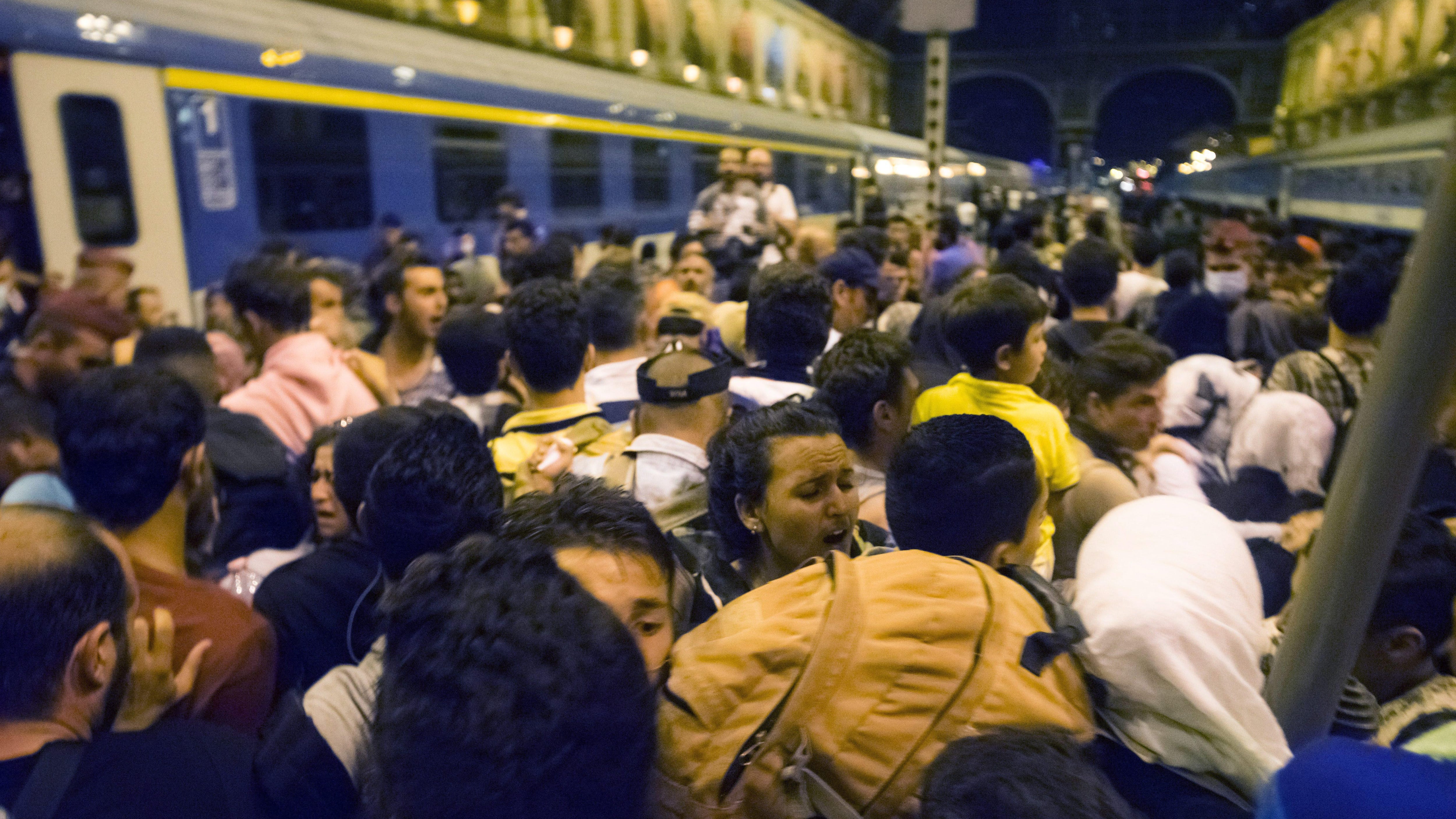 In arrivo centinaia di migranti: evacuata stazione di Budapest