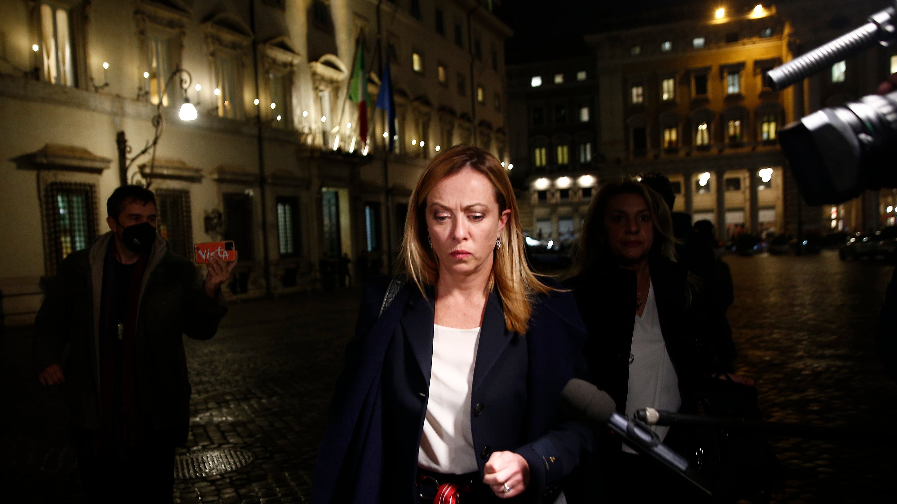 "Lasciate fuori mia madre". La Meloni zittisce la Lucarelli