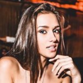 Da lady Icardi a lady Cutrone: quanta bellezza sugli spalti per Inter-Milan 11