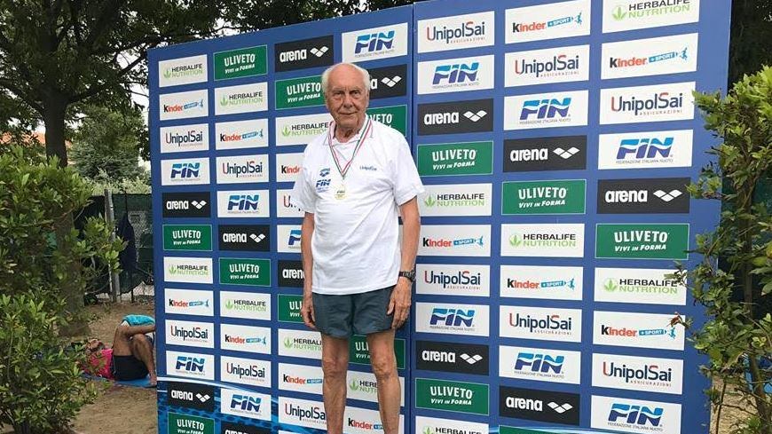 A 85 anni torna in vasca per riprendersi il tricolore
