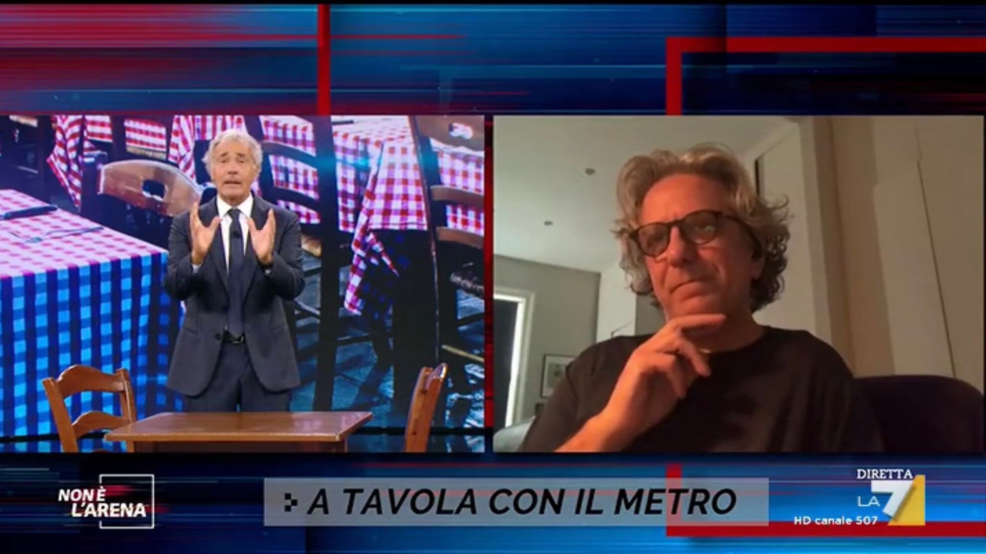 Massimo Giletti congeda l'ospite a "notte fonda". Ma l'orologio lo inchioda