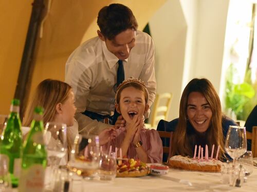 Compleanno in famiglia per la piccola Sofia Valentina Berlusconi: la cena coi genitori