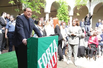 Berlusconi e gli amici degli animali di Forza Italia 1