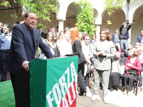 Berlusconi e gli amici degli animali di Forza Italia