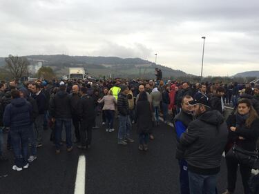 Ast, gli operai bloccano l’Autosole