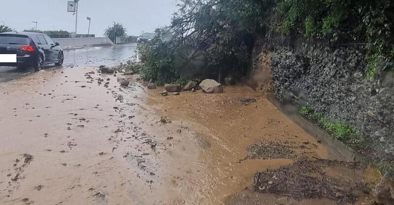 Il maltempo flagella la Liguria: strade allagate e fiumi in piena 1