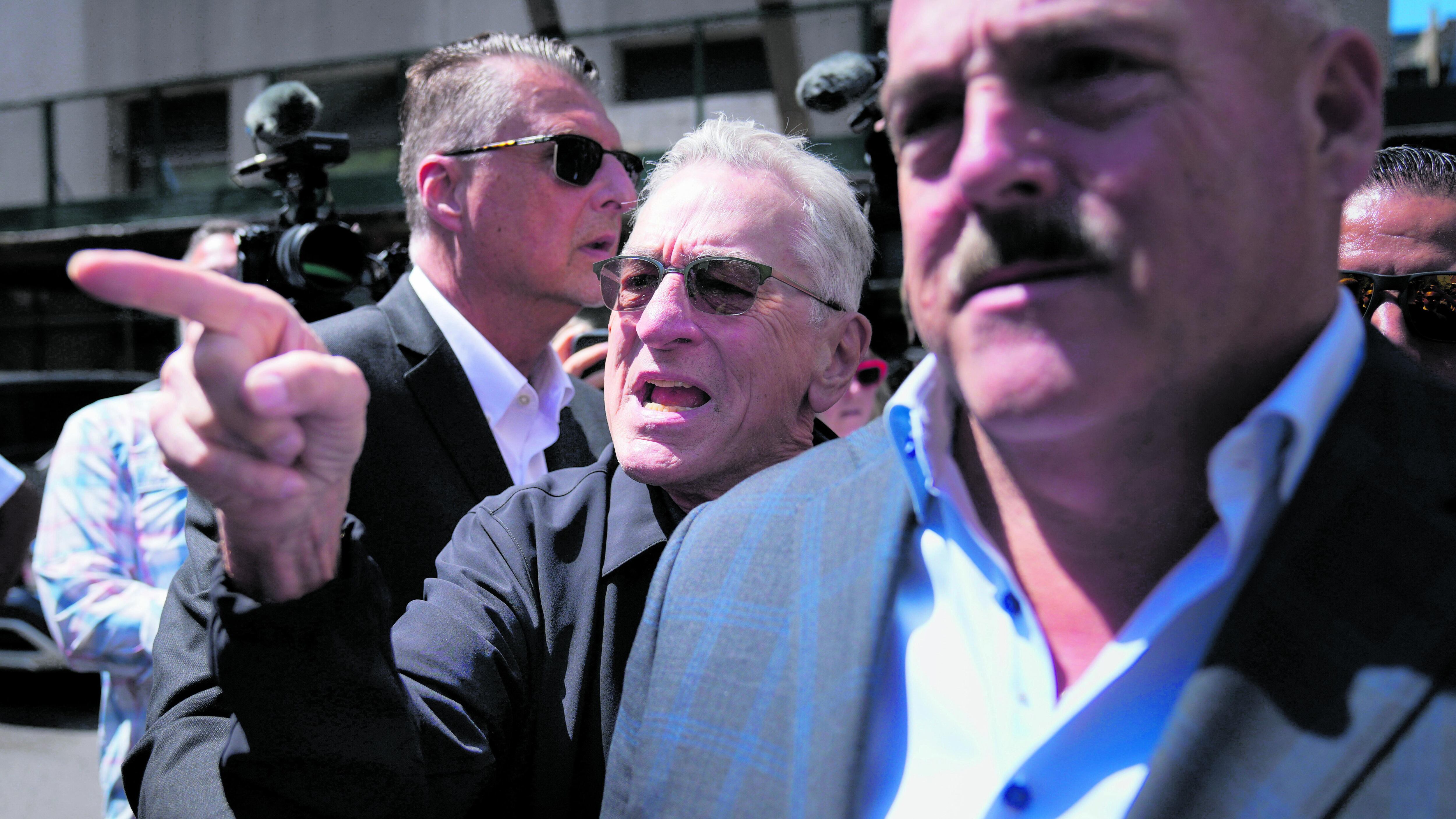 Arringa di Trump. E De Niro lo accusa