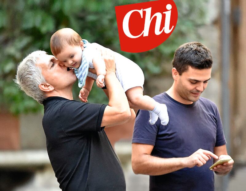 Ecco le foto di Vendola che gioca col figlio Tobia