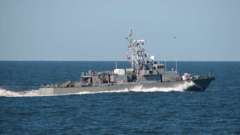 Golfo Persico, nave da guerra Usa spara colpi di avvertimento contro unità iraniana