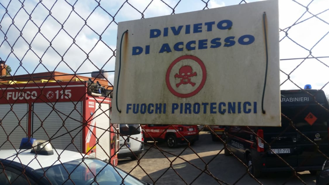 Lecce, esplode fabbrica di fuochi d’artificio: muore diciannovenne