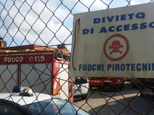 Lecce, esplode fabbrica di fuochi d’artificio: muore diciannovenne
