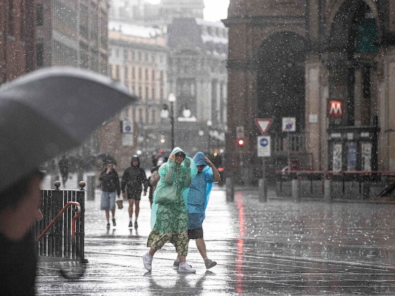 Meteo, l’estate arretra: temporali e crollo termico in arrivo, poi cambia tutto nel weekend