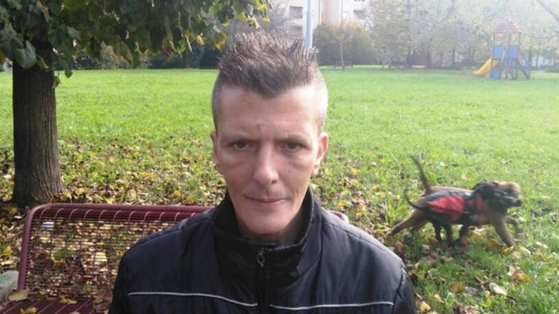 Pusher morto con 20 coltellate. I killer due clienti adolescenti
