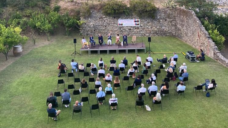 Premio Cinque terre a Fausto Biloslavo tra gli applausi dei vip accorsi a Monterosso