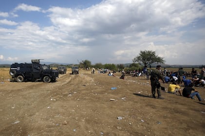 Macedonia, l'esercito blocca gli immigrati al confine 3
