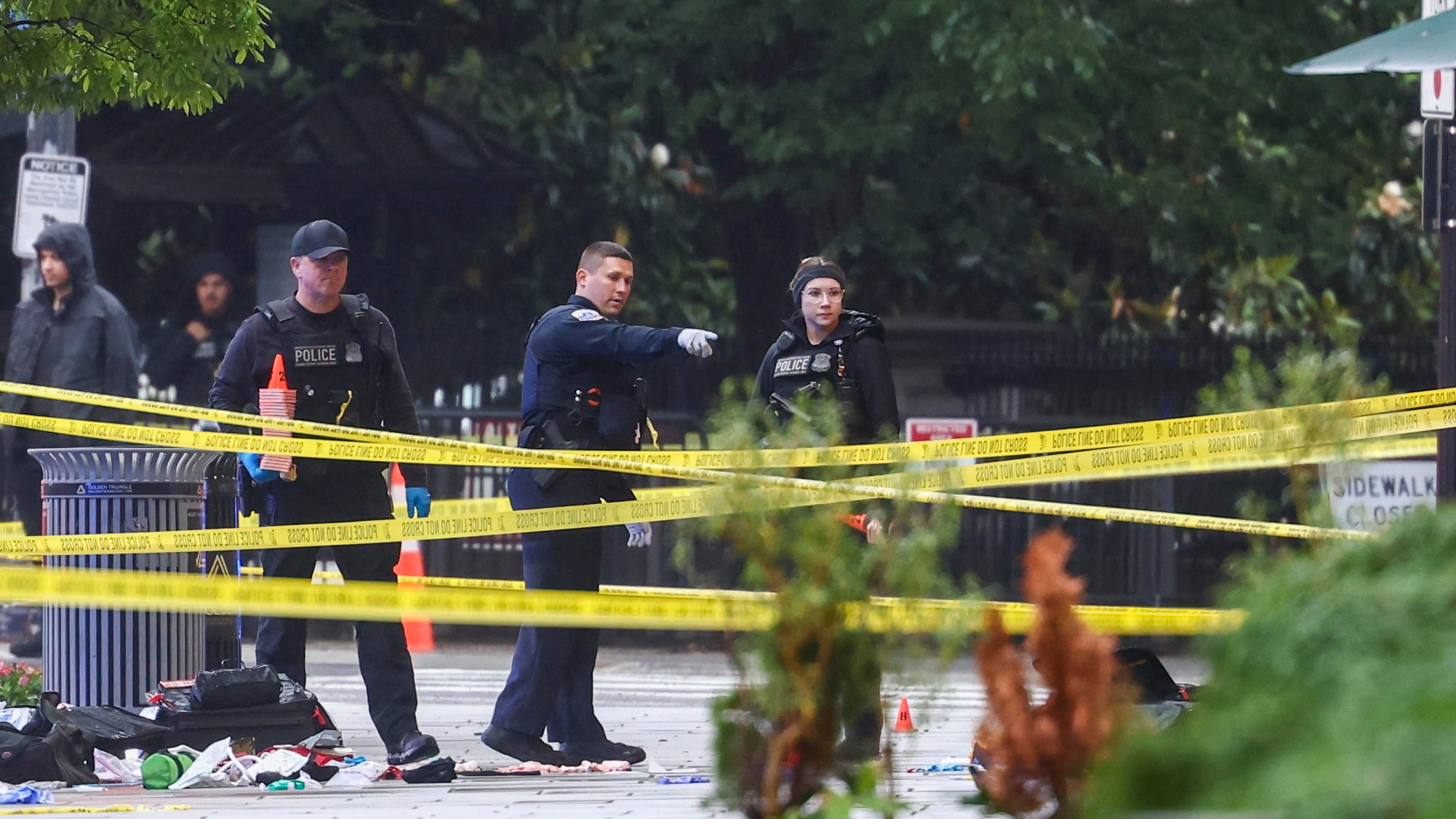 Spari vicino alla Casa Bianca, ucciso l'attentatore. Trump: "Era ossessionato dall'edificio più sacro del Paese"