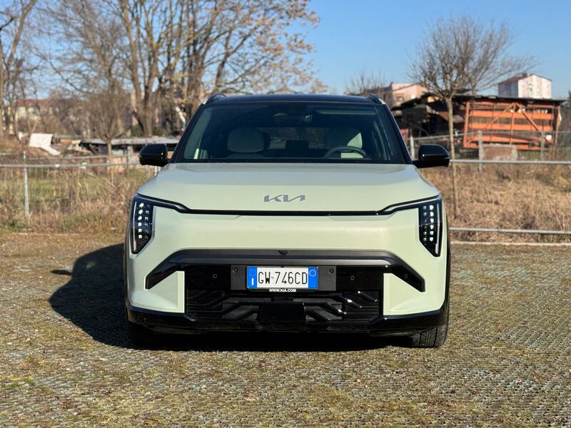 KIA EV3: guarda la gallery del nuovo SUV elettrico efficiente e accessibile 3