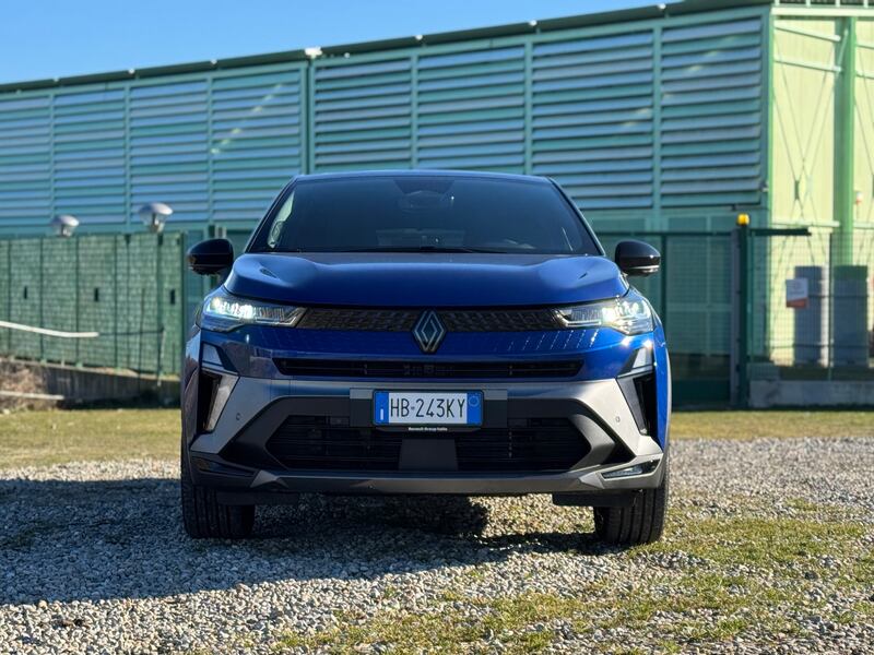 Renault Captur 1.8 E-Tech: guarda tutte le foto 3