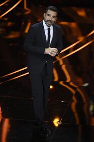 Sanremo 2024: ecco il look della terza serata del Festival di conduttore, co-conduttrice e ospiti 16