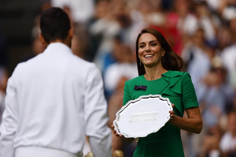 Wimbledon, Alcaraz trionfa al 5 set: le immagini più belle della premiazione 4
