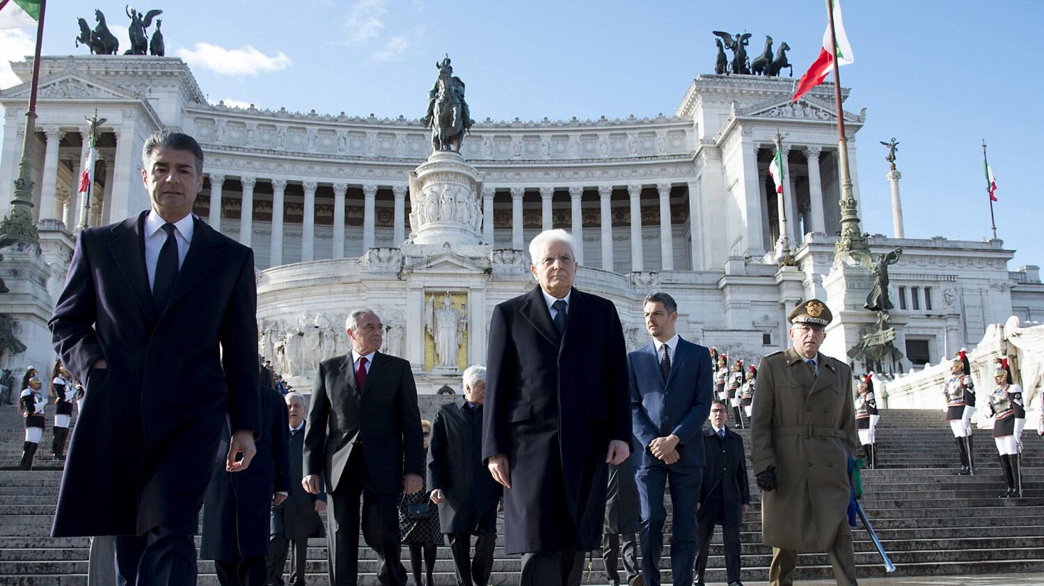 Deficit, Renzi sfora i paletti Ue. Ed è giallo sulla firma del Colle