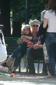 Gabriella Pession al parco con il figlio Giulio 15