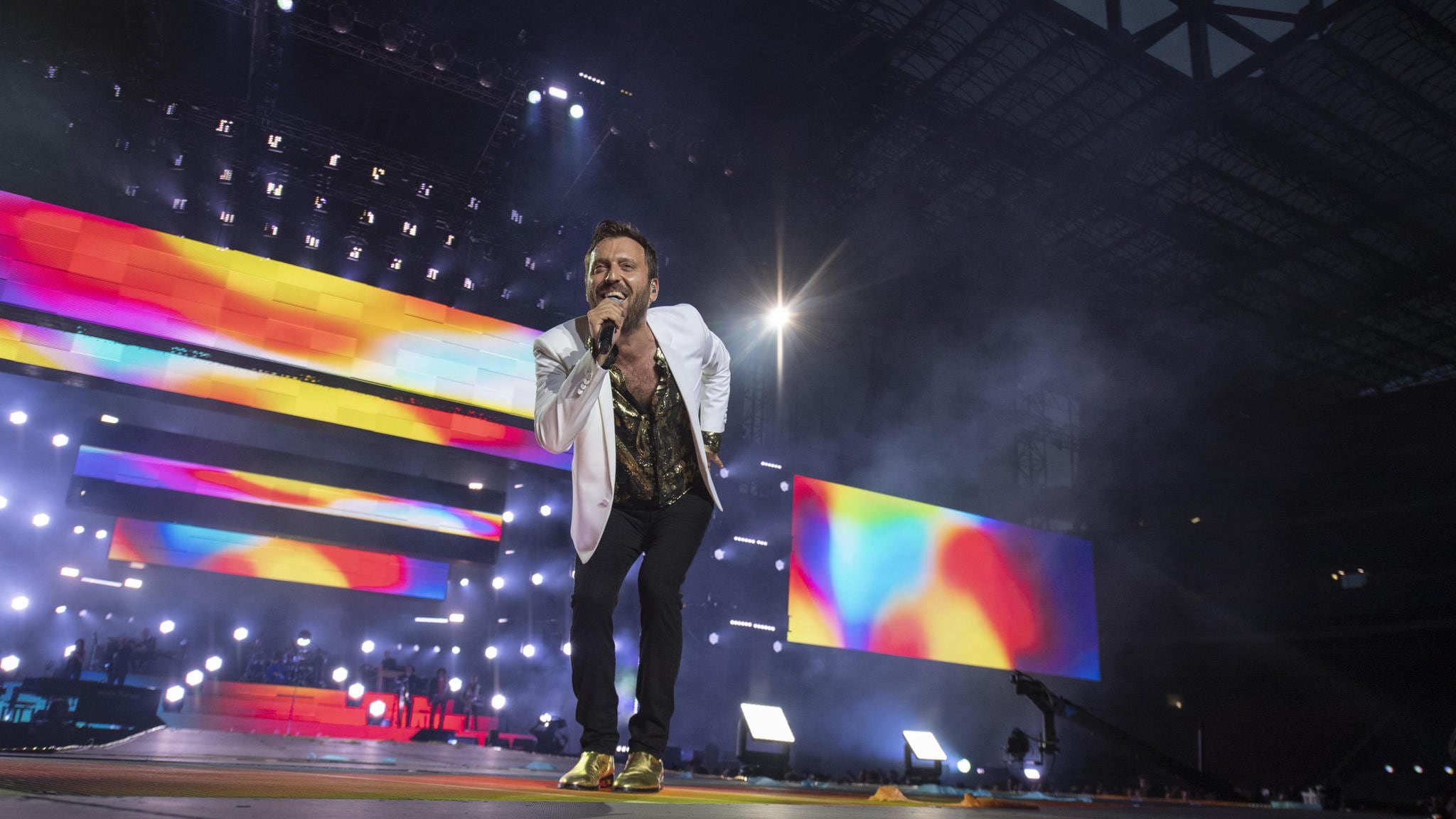 Cremonini pubblica a sorpresa il nuovo album