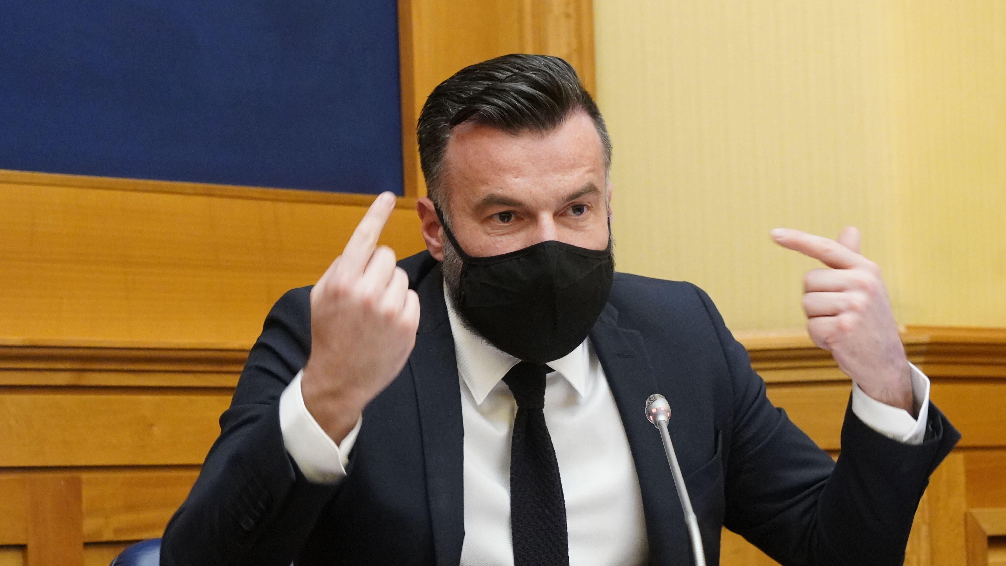 Ddl Zan, il Pd in pressing Ma ora la Lega insorge: "Una manovra contro di noi"