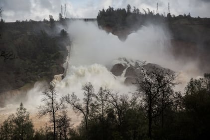 Paura in California: la diga di Oroville rischia di collassare 2