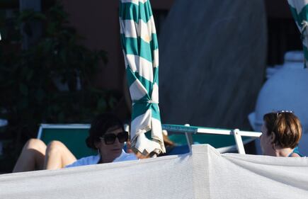 Pamela Prati: vacanze ad Ischia ma niente costume 6