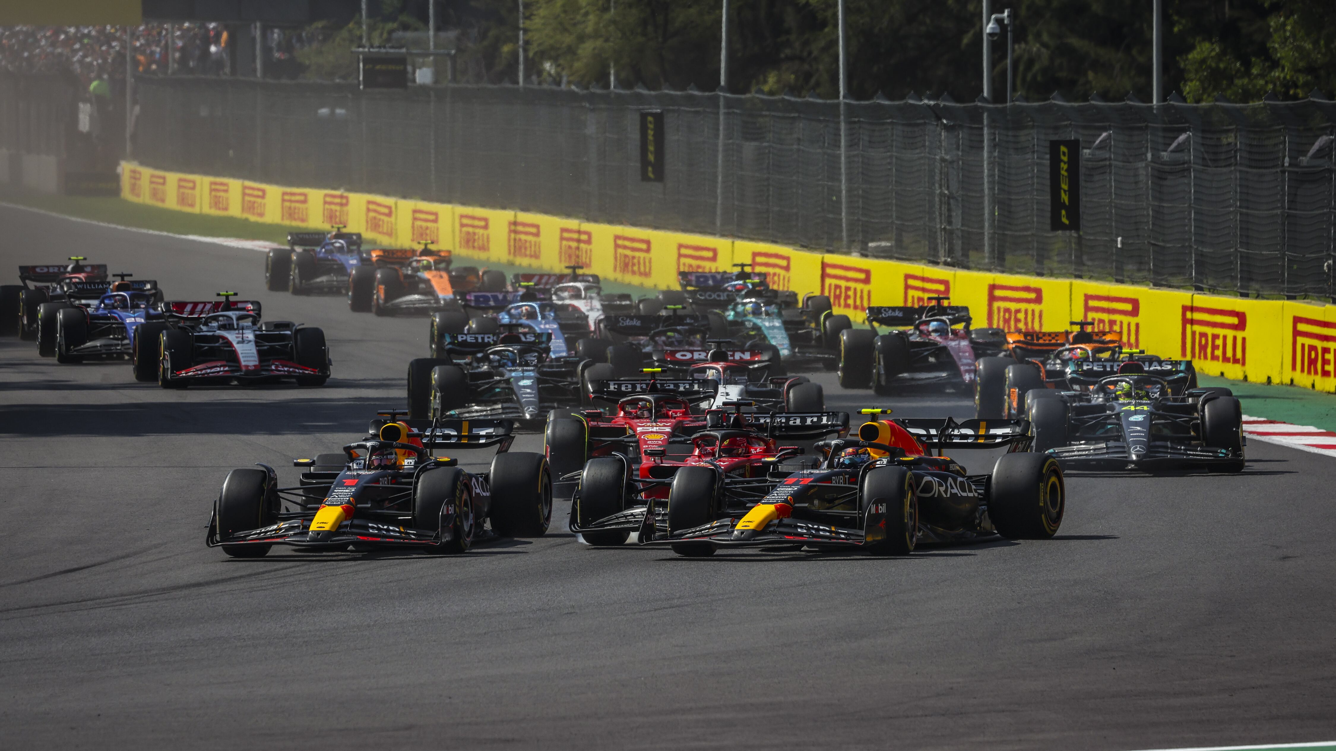 F1 Messico, Verstappen fa 51 vittorie in carriera. Hamilton e Leclerc sul podio