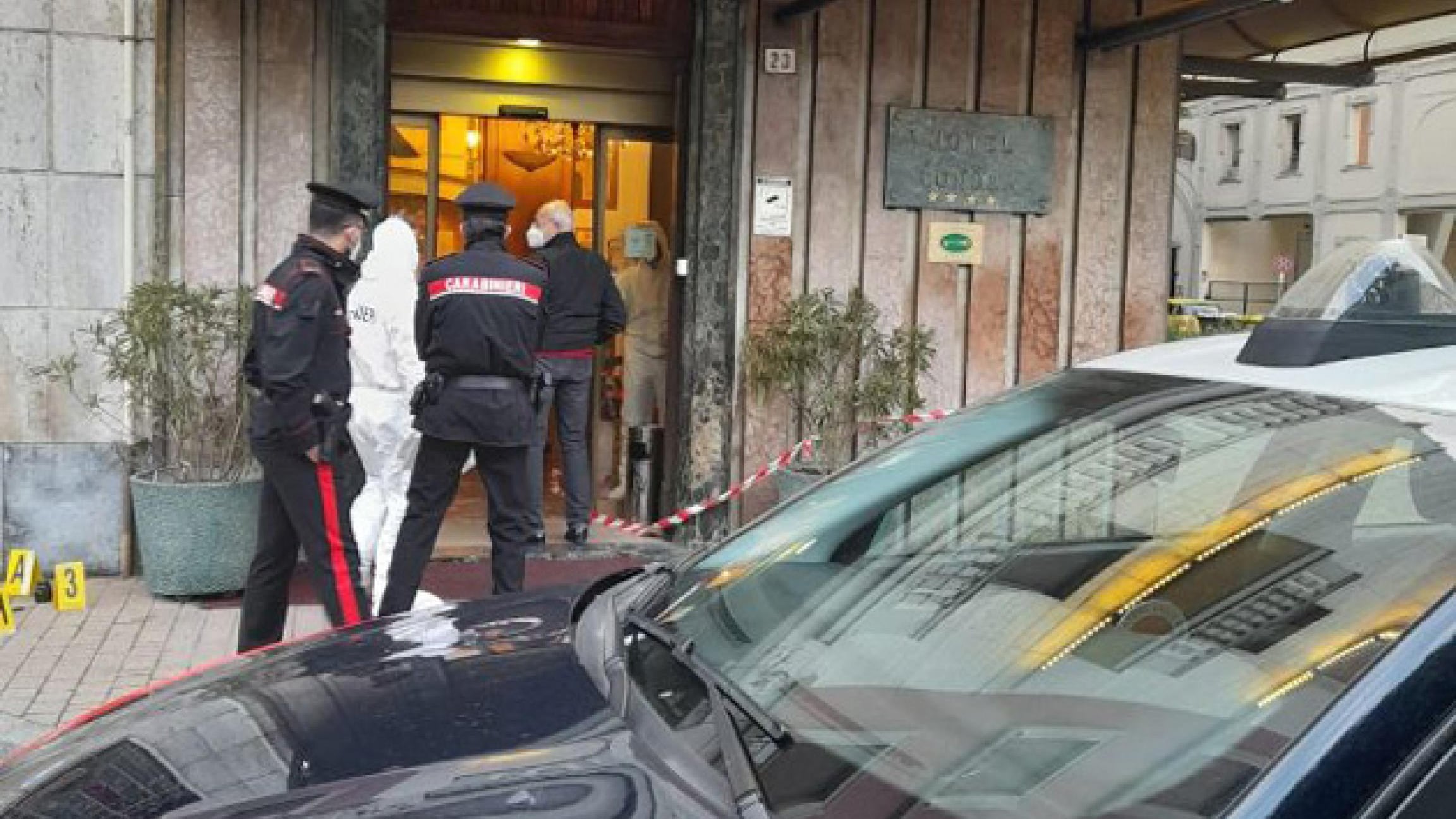 Trovato morto un portiere d'albergo, fermato un 46enne