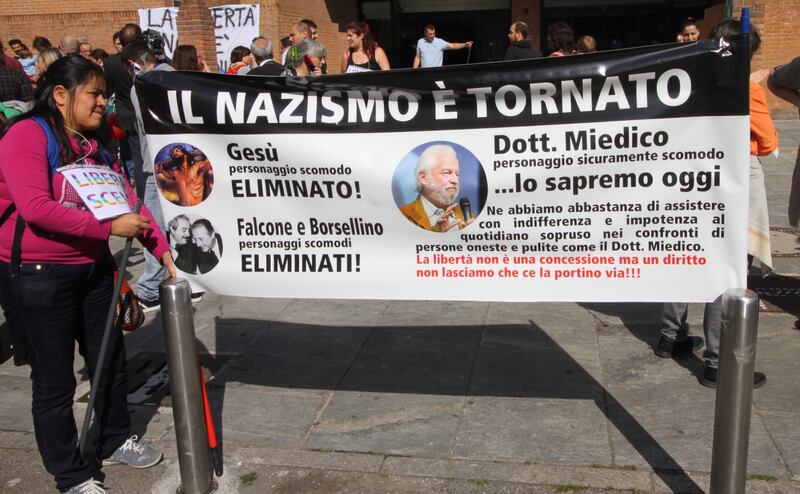 Vaccini, la manifestazione delle mamme no-vax 6