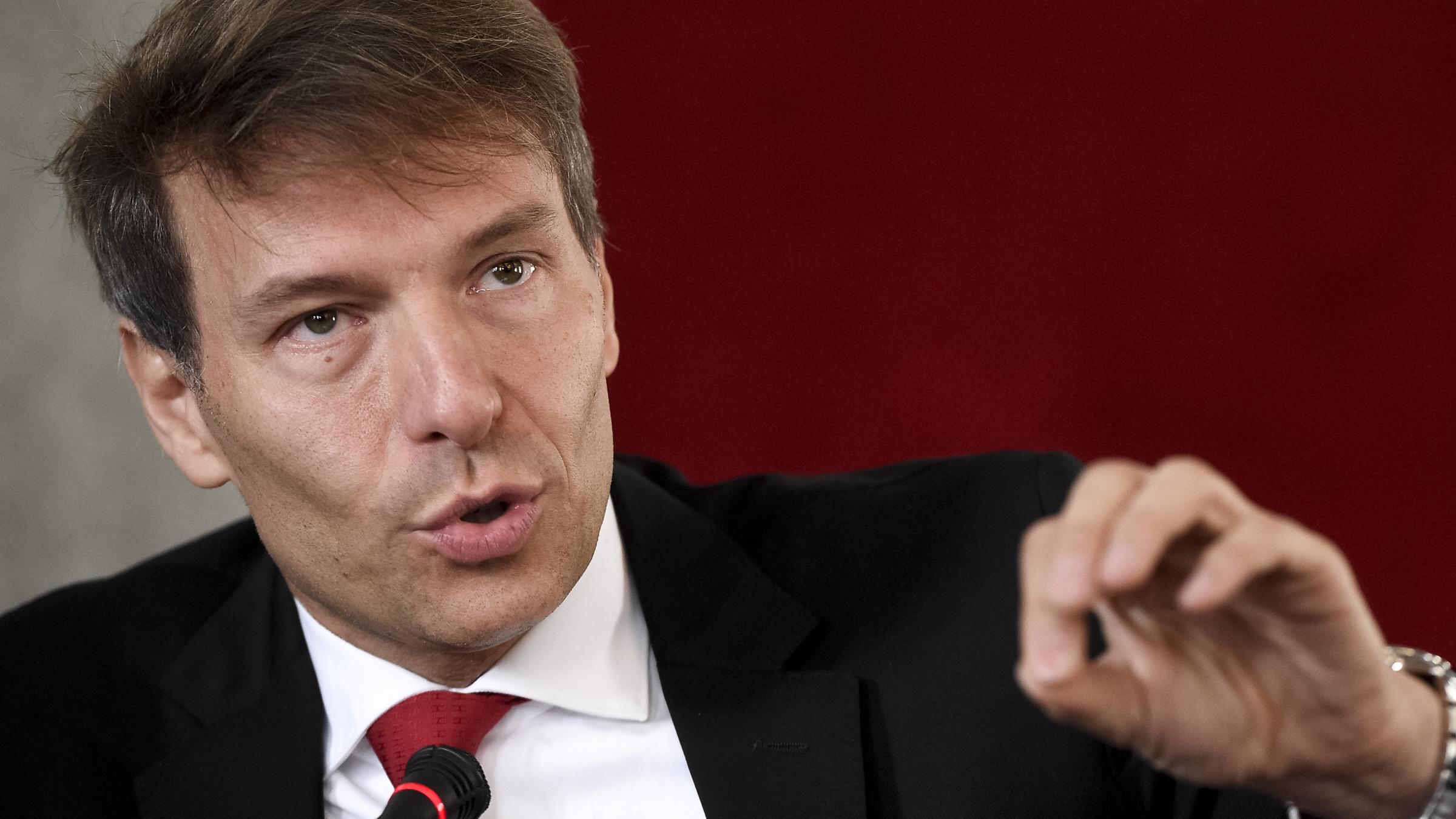 Addio bacchetta, la magia si fa anche in giacca e cravatta