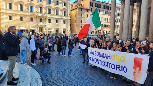 Roma, manifestazione contro Soumahoro 4