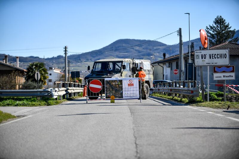 I militari creano la zona rossa intorno a Vo' (La Presse)