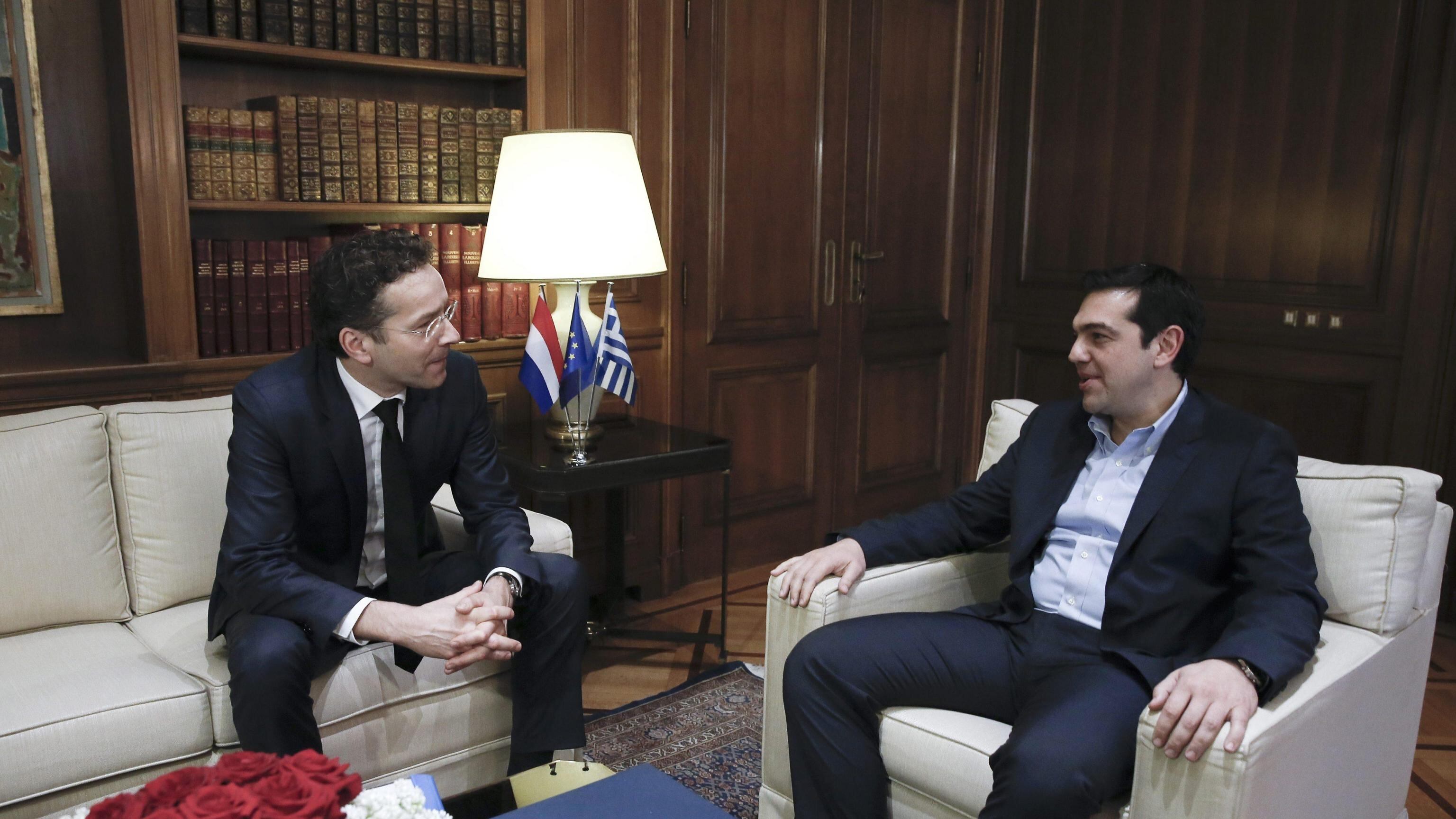 Più lontano l'accordo sulla Grecia: risparmiatori in fuga dalle banche