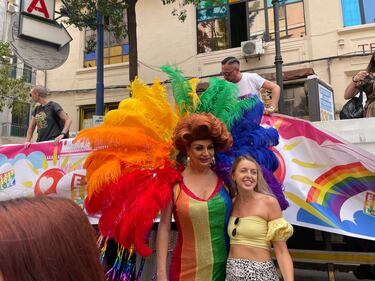 Uomini vestiti da cani, utero in affitto e maternità surrogata. Ecco il Gay Pride di Palermo 4