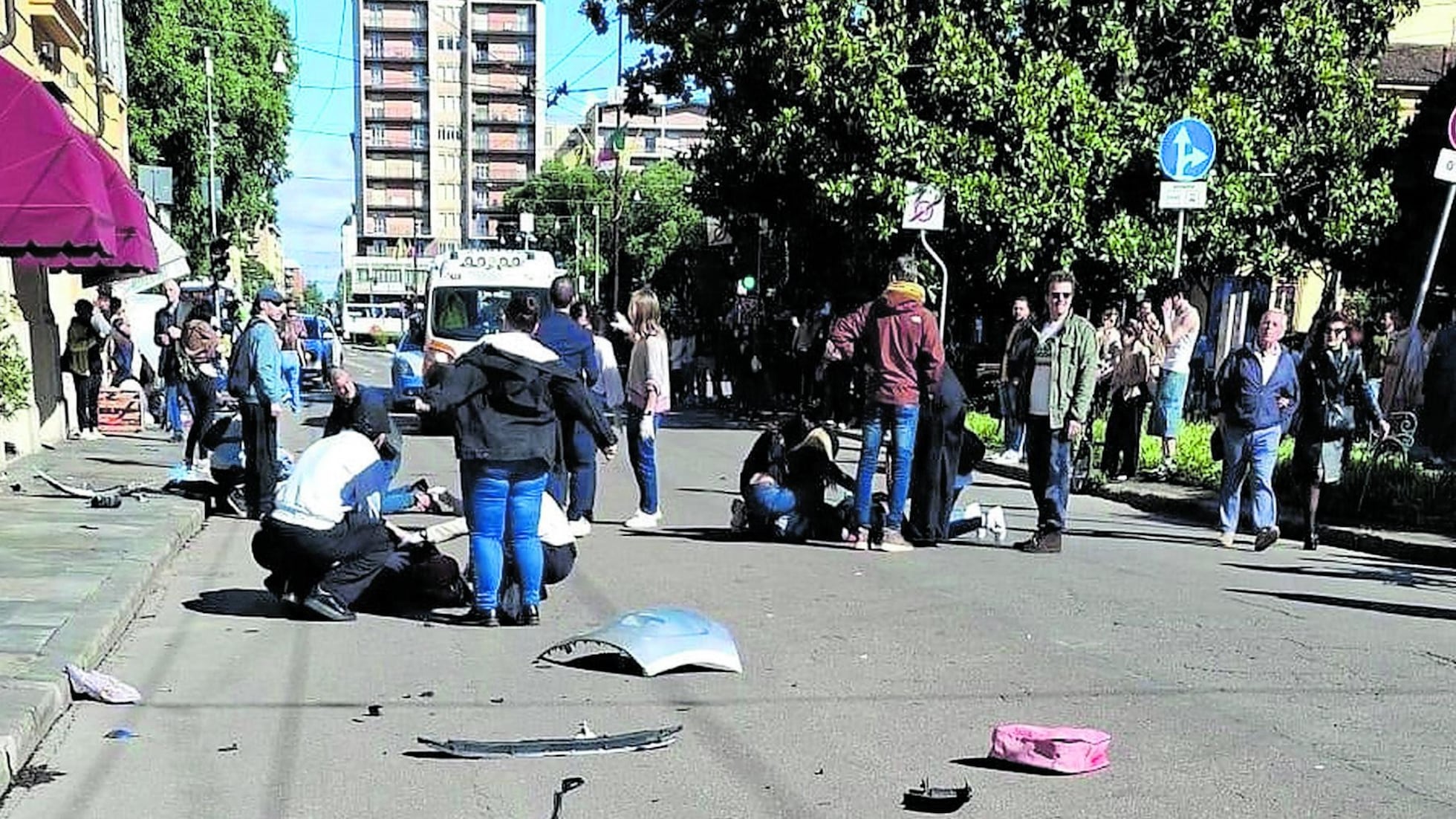 Auto e coltellate, tattica jihadista. E ora indaga l'antiterrorismo