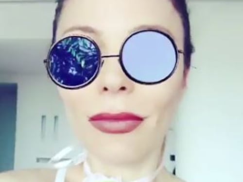 Naike Rivelli simula il sesso orale: "Chi vince il pene d'oro?"