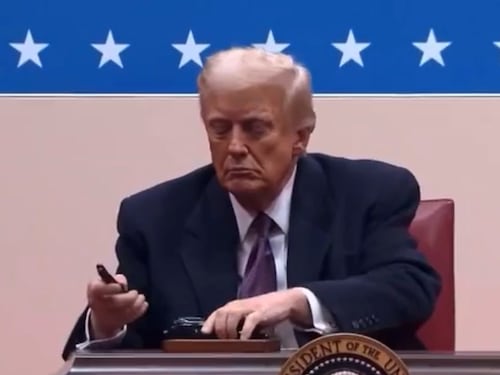 Le stilografiche di Trump sono "Usa e getta"