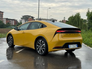 Toyota Prius 2024: guarda la gallery della nuova plug-in con 230 CV 7