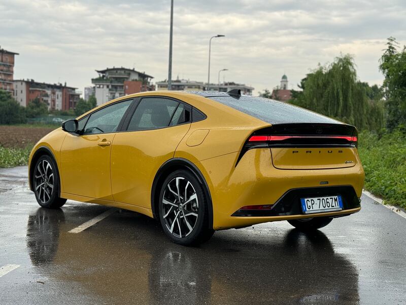 Toyota Prius 2024: guarda la gallery della nuova plug-in con 230 CV 7