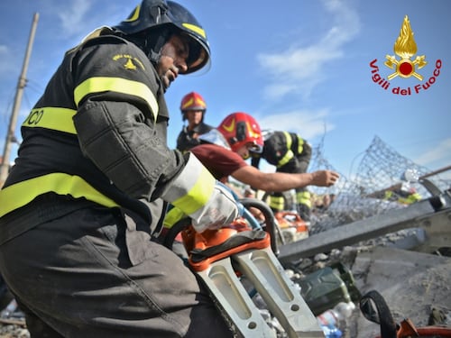 Genova, Cgil dei Vigili del Fuoco: "Conte non ha ringraziato le donne"